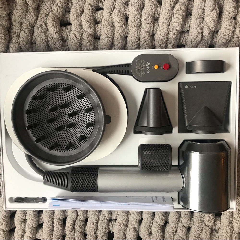 NEW Dyson Supersonic hair dryer in black/nickel